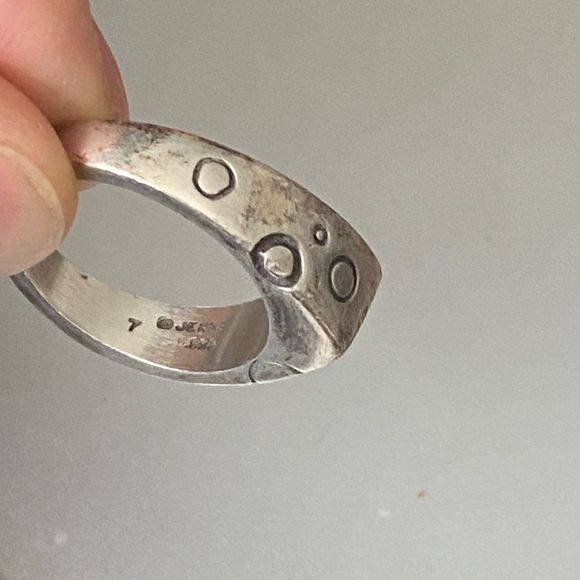 Lisa Jenks sterling silver ring pair sz 7 circular patterns great pre owned cond - Picture 2 of 5